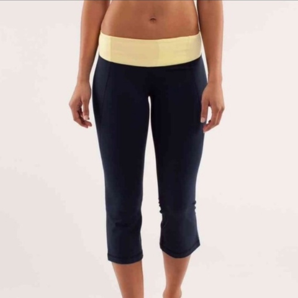 Lululemon Athletica Gather and Grow Crop Size 4